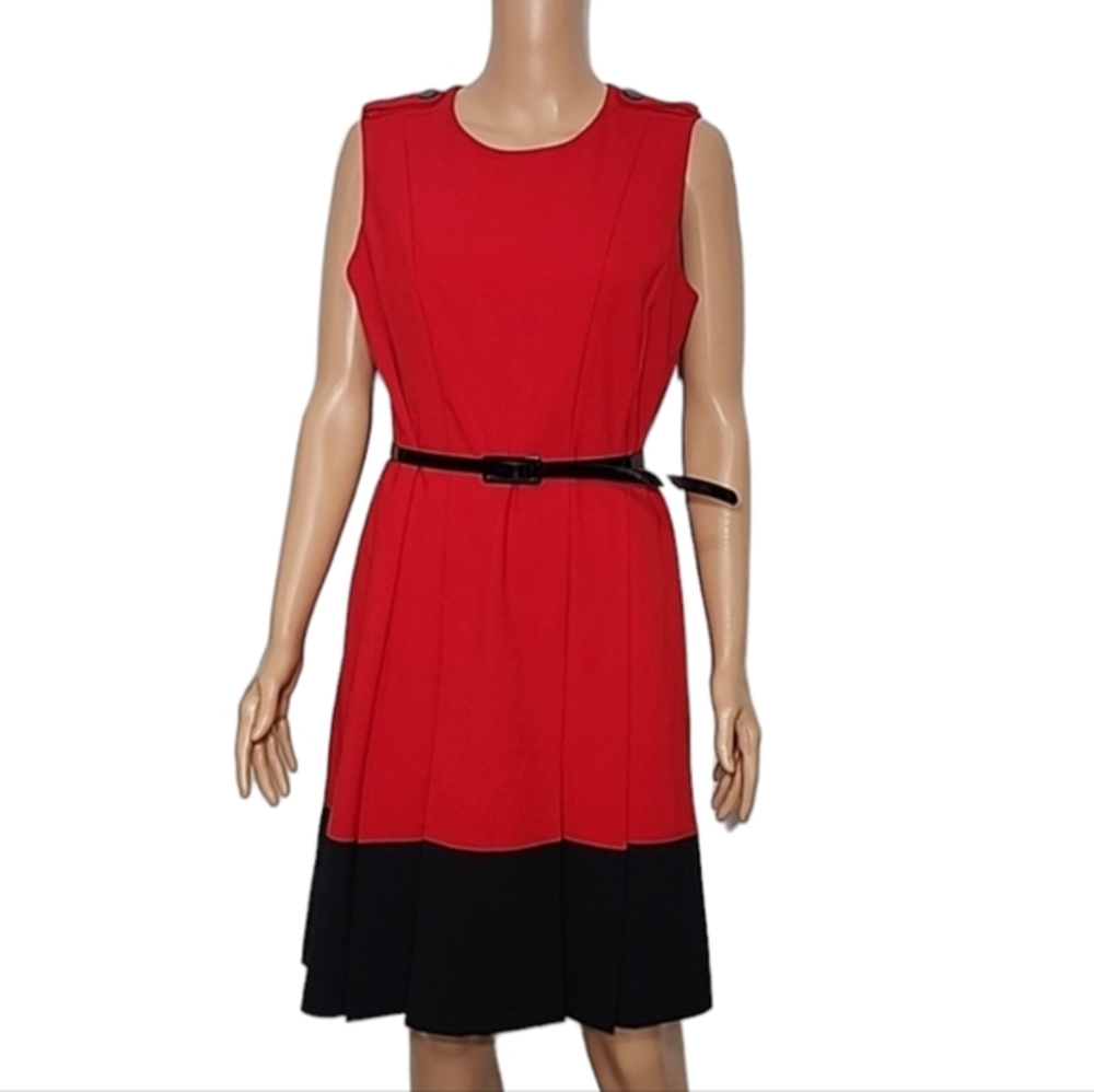 Calvin Klein Women's Sleeveless Pleated Dress Size 8 Red Black Zip Belt